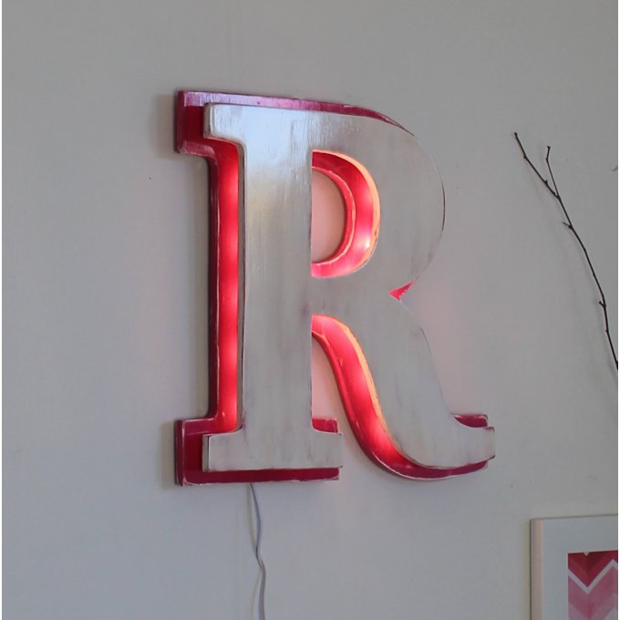 Lettre lumineuse " R " effet patiné ( Couleurs personnalisables) de 30 cm de hauteur.