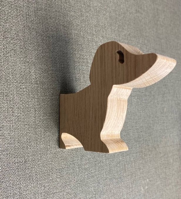 Patère  chien en bois en chêne massif.    