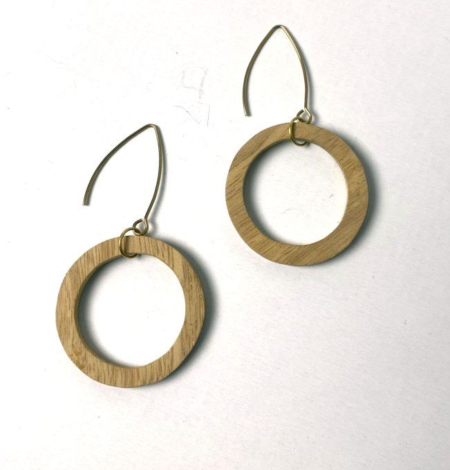Boucles d'oreilles anneaux en bois de poirier. 