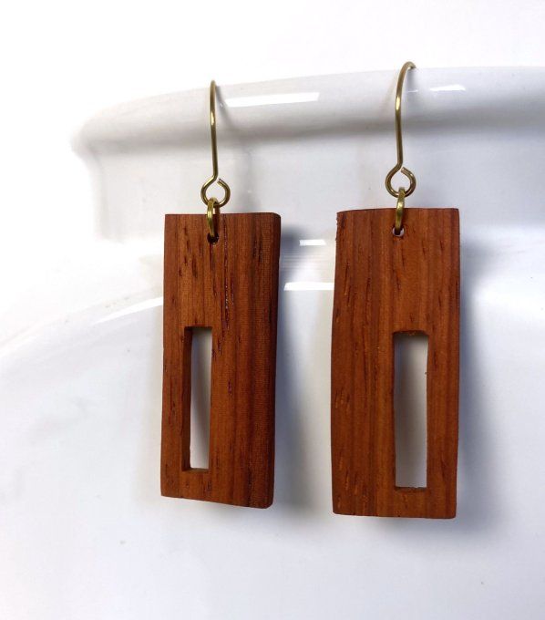 Boucles d'oreilles rectangles en bois de palissandre.