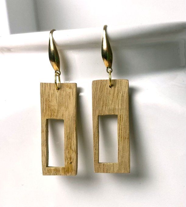 Boucles d'oreilles artisanales en bois de poirier.