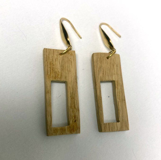 Boucles d'oreilles artisanales en bois de poirier.