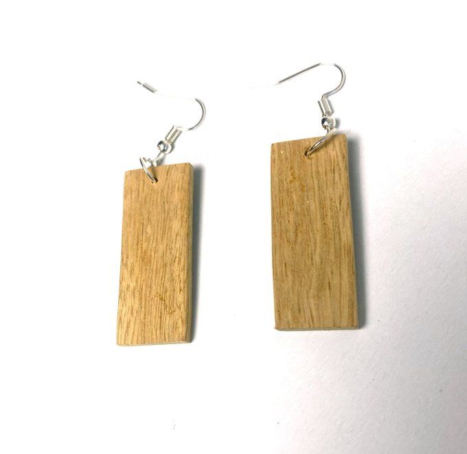 Boucles d'oreilles minimalistes en bois de poirier.  