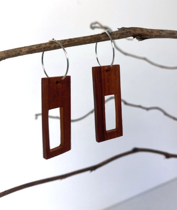 Boucles d'oreilles rectangles en bois de palissandre.