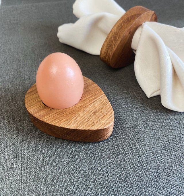 Coquetier minimaliste en chêne massif.