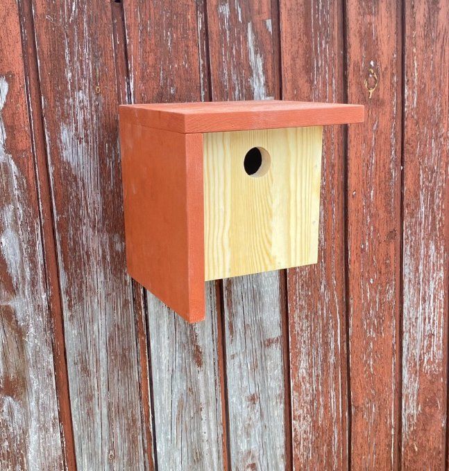 Nichoir en bois.