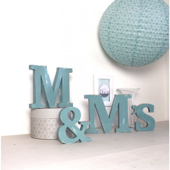 Lettres en bois M & M 's .(Couleur personnalisable)