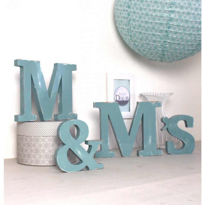 Lettres en bois M & M 's .(Couleur personnalisable)