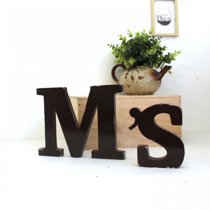 Lettres en bois "M 's" à poser, couleur personnalisable.