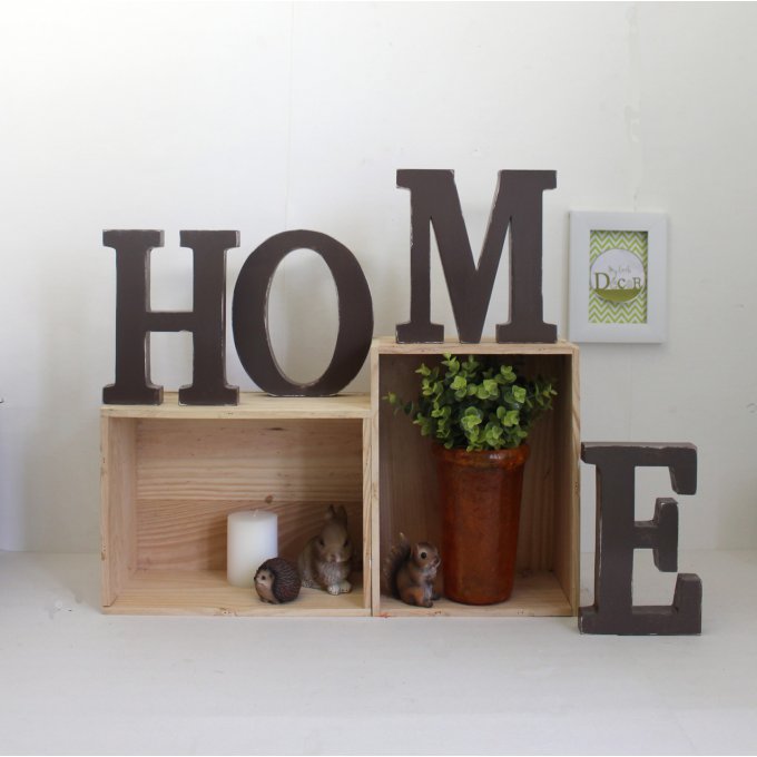 Mot en bois HOME couleur personnalisable.