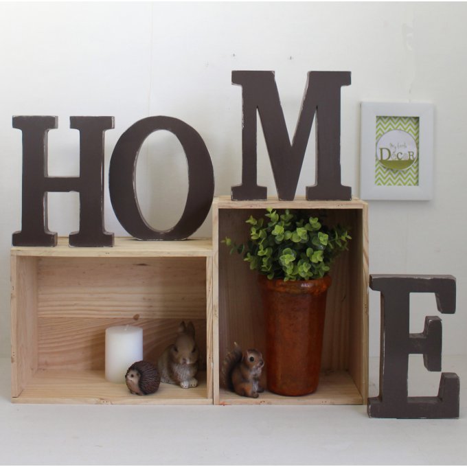 Mot en bois HOME couleur personnalisable.