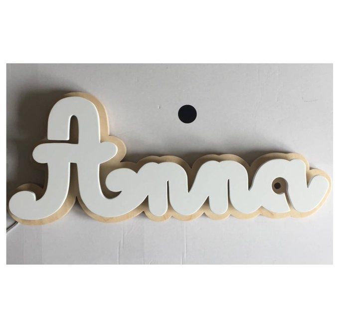 Prénom lumineux  en bois.   