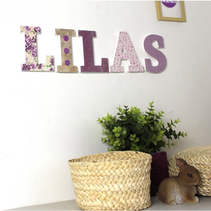 Lettres décoratives LILAS tons violet, mauve.