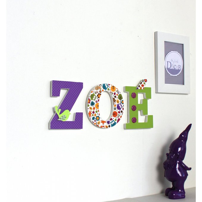 Prénom Zoé en lettres décorées  violet vert thème forêt.