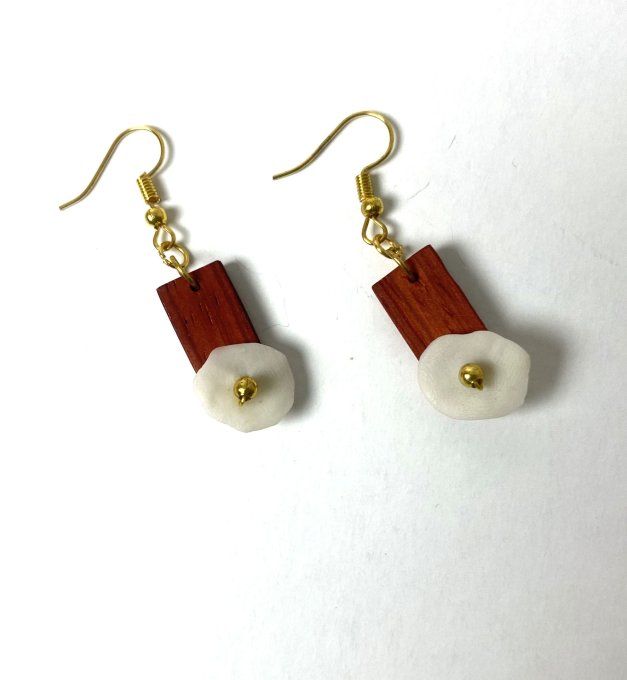 Boucles d'oreilles artisanales en bois et porcelaine froide.  