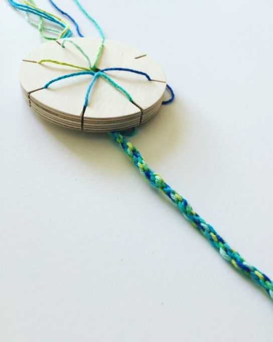 Kit bracelet japonais avec disque en bois.( tons bleus, verts).