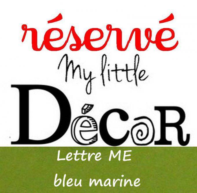 Réservé: Monogramme ME bleu marine.