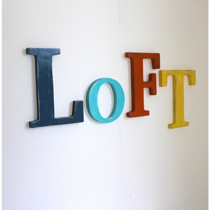 Mot en bois " LOFT " à accrocher bleu,turquoise,orange,jaune pour une déco industrielle