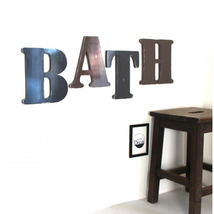 Mot en bois BATH tons gris zinc et taupe.