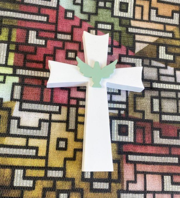 Croix en bois blanche avec colombe vert tilleul.
