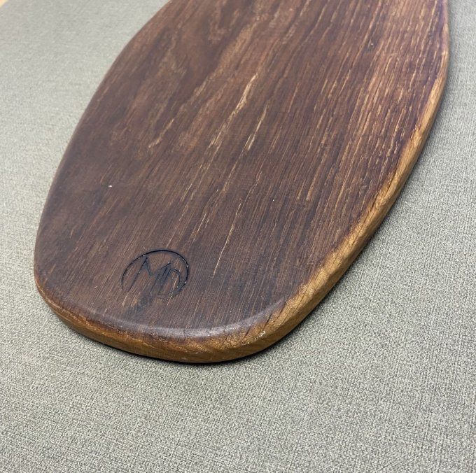 Planche à découper en noyer massif taille XL.