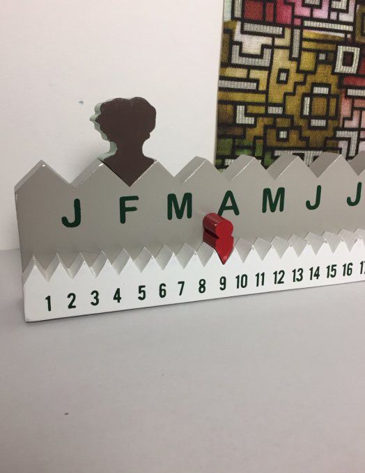 Calendrier perpétuel en bois avec couleur personnalisable. 