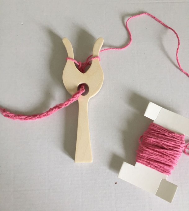 Kit : "Crée tes bracelets avec une fourche à tricoter". ( rose et mauve) - 
