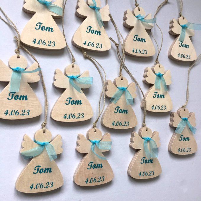 13 petits anges personnalisés.