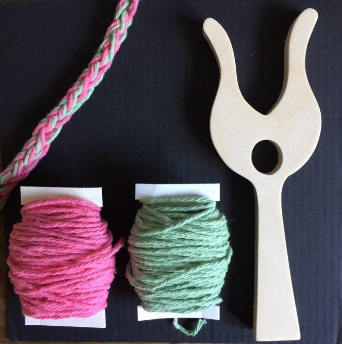 Kit : "Crée tes bracelets avec une fourche à tricoter". ( rose et vert amande)