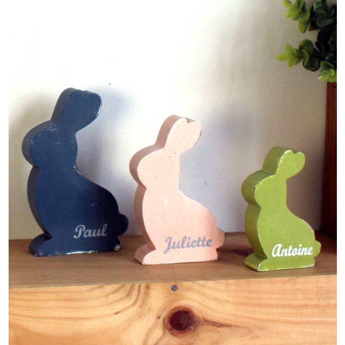 Lot de 3 lapins en bois avec prénom peint.