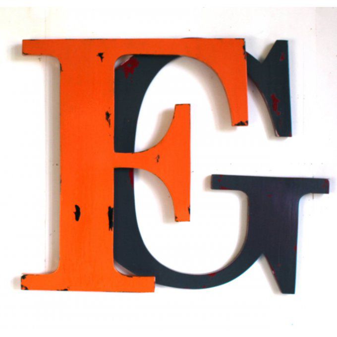 Monogramme géant de 50 cm de hauteur en 2 couleurs.