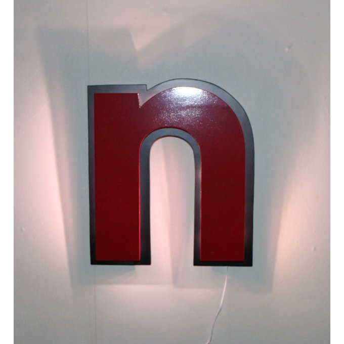 Lettre lumineuse "n" bicolore effet laqué ( Couleurs personnalisables)