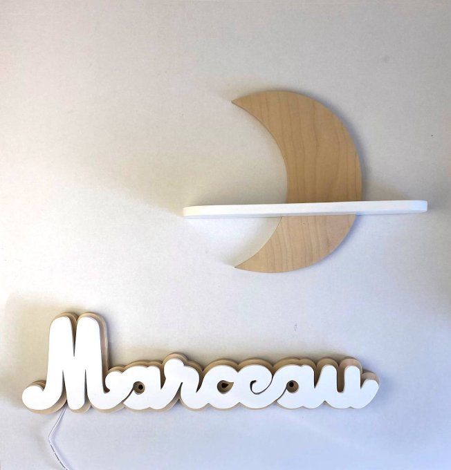 Prénom lumineux  en bois.