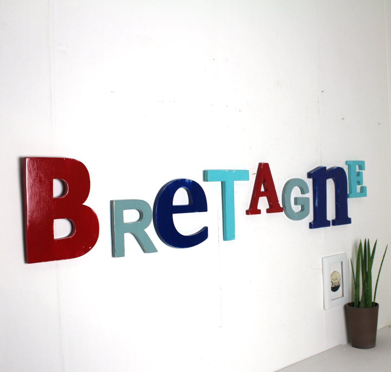 Lettres en bois Bretagne bleu nuit,turquoise,rouge,bleu baltique.