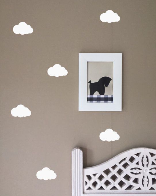 Lot de 80 stickers nuages blancs de 5 cm de largeur. 