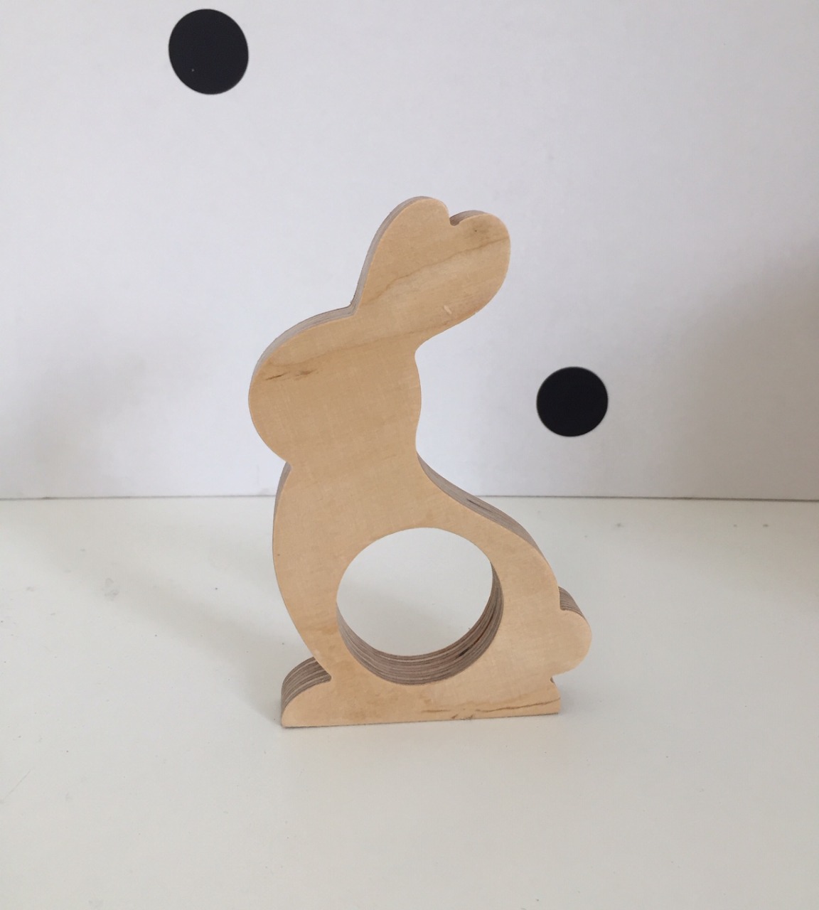 Rond de serviette lapin en bois.