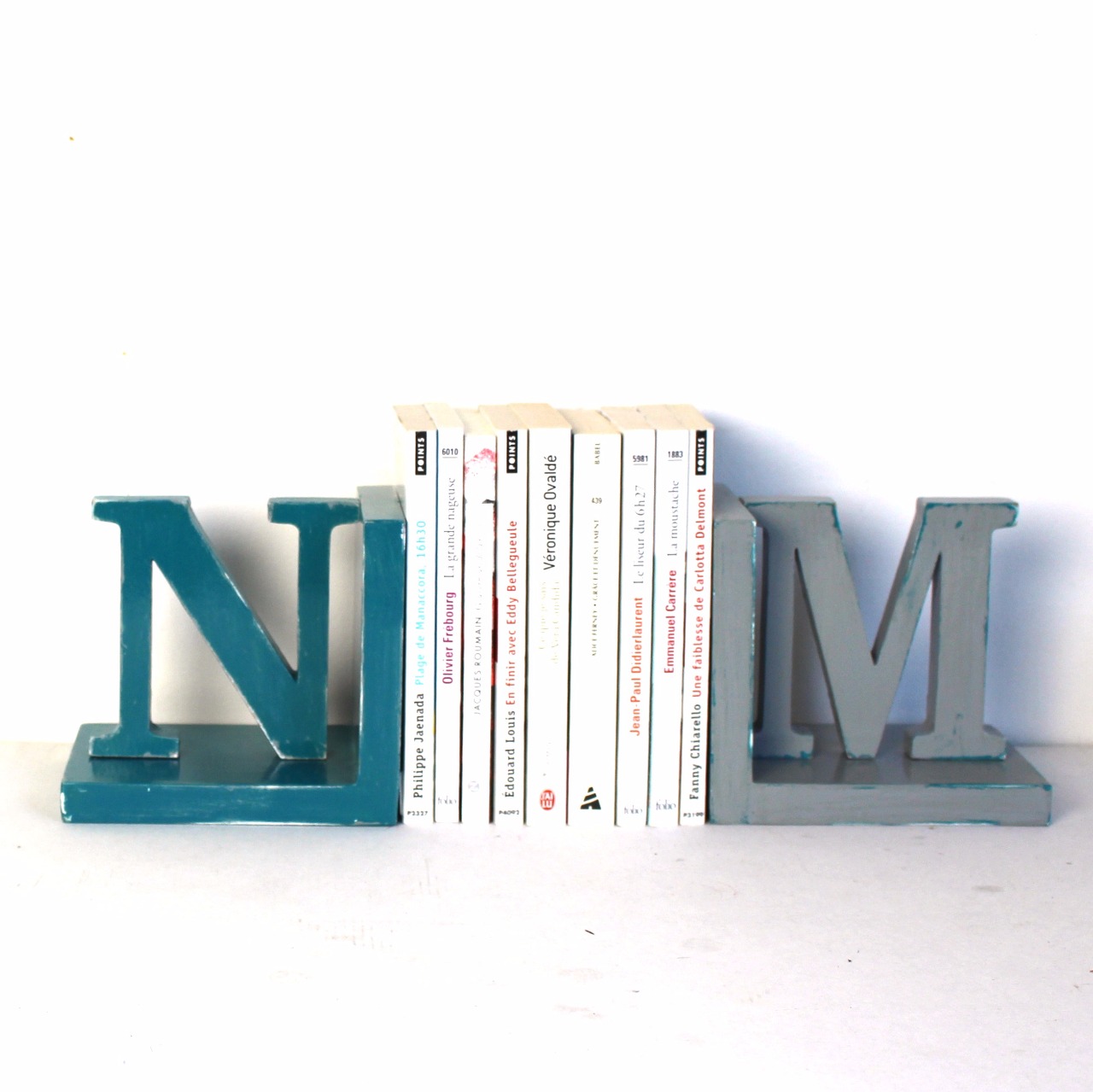 Lot De 2 Serre-livres Décoratifs Blanc Vieilli - Sculpture Main, Style Ornemental, Largeur 40 Cm