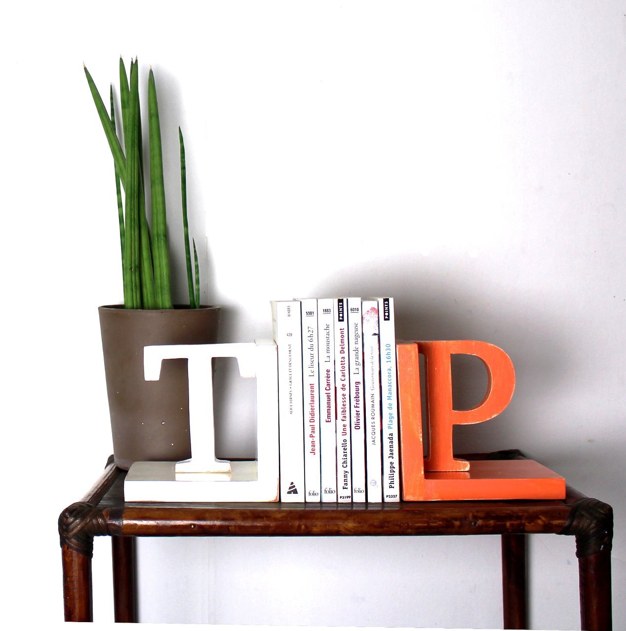 Lot de 2 serre-livres en bois  blanc et corail