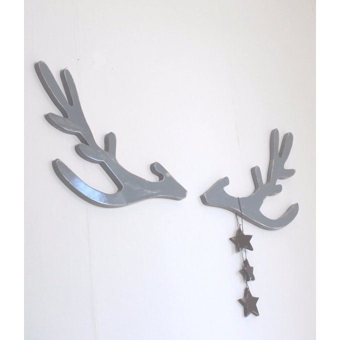 Trophée tête de cerf stylisé avec ses 3 étoiles.(couleurs personnalisables) 