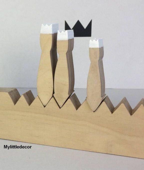 Eléments calendrier: Lot de 3 rois mages en bois naturel et blanc.