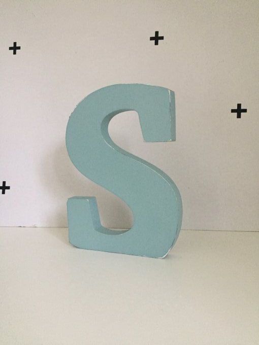 Lettre S bleu baltique patinée.