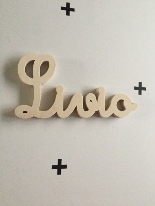 Prénom en bois Livio.