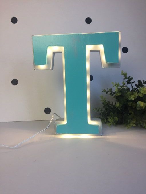 Lettre lumineuse à poser "T" ( Couleurs personnalisables).