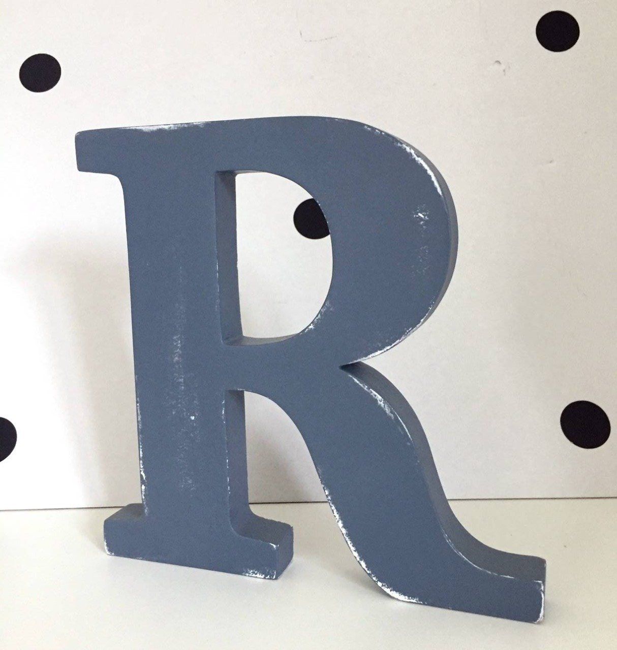 Lettre R à poser de 20 cm de hauteur et 2,5 cm d'épaisseur, couleur bleu zinc patiné.